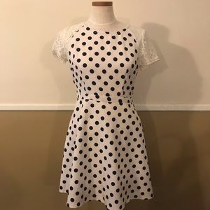 Poema | Polka dot + lace dress with pockets!